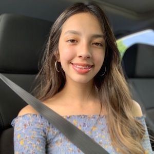 Meet your Posher, Anahi